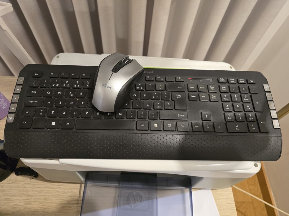 Vendo teclado +Rato Wi-Fi Sem fios