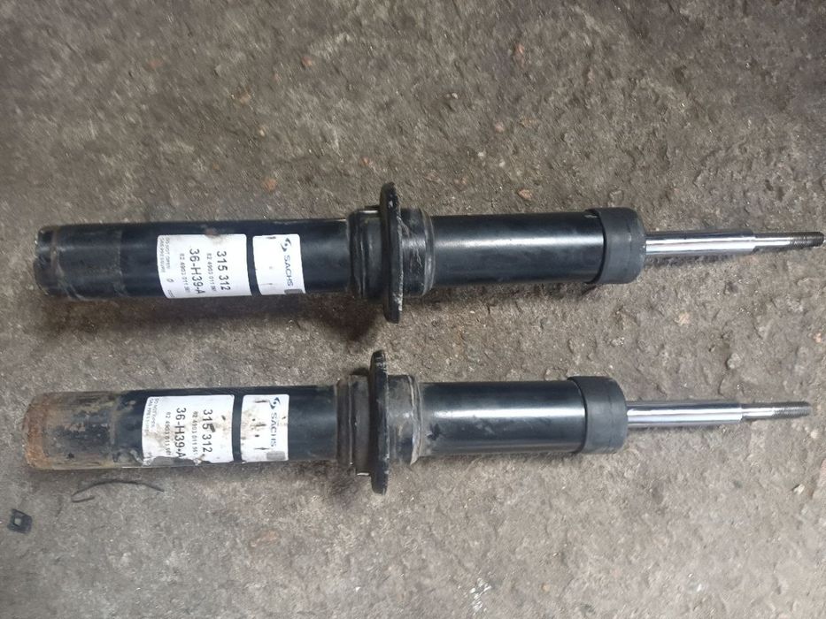 Продам стойки BMW X5 (E70)/ X6 (E71, E72) 07-14 передние