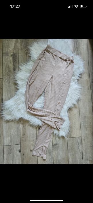 Spodnie z wysokiem stanem / legginsy / spodnie w prażki