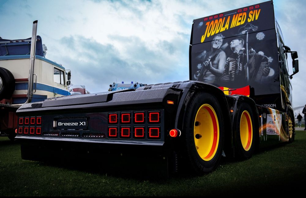 Lampa tylna LED Breeze X1 klosz dymiony LEDSON ECER148