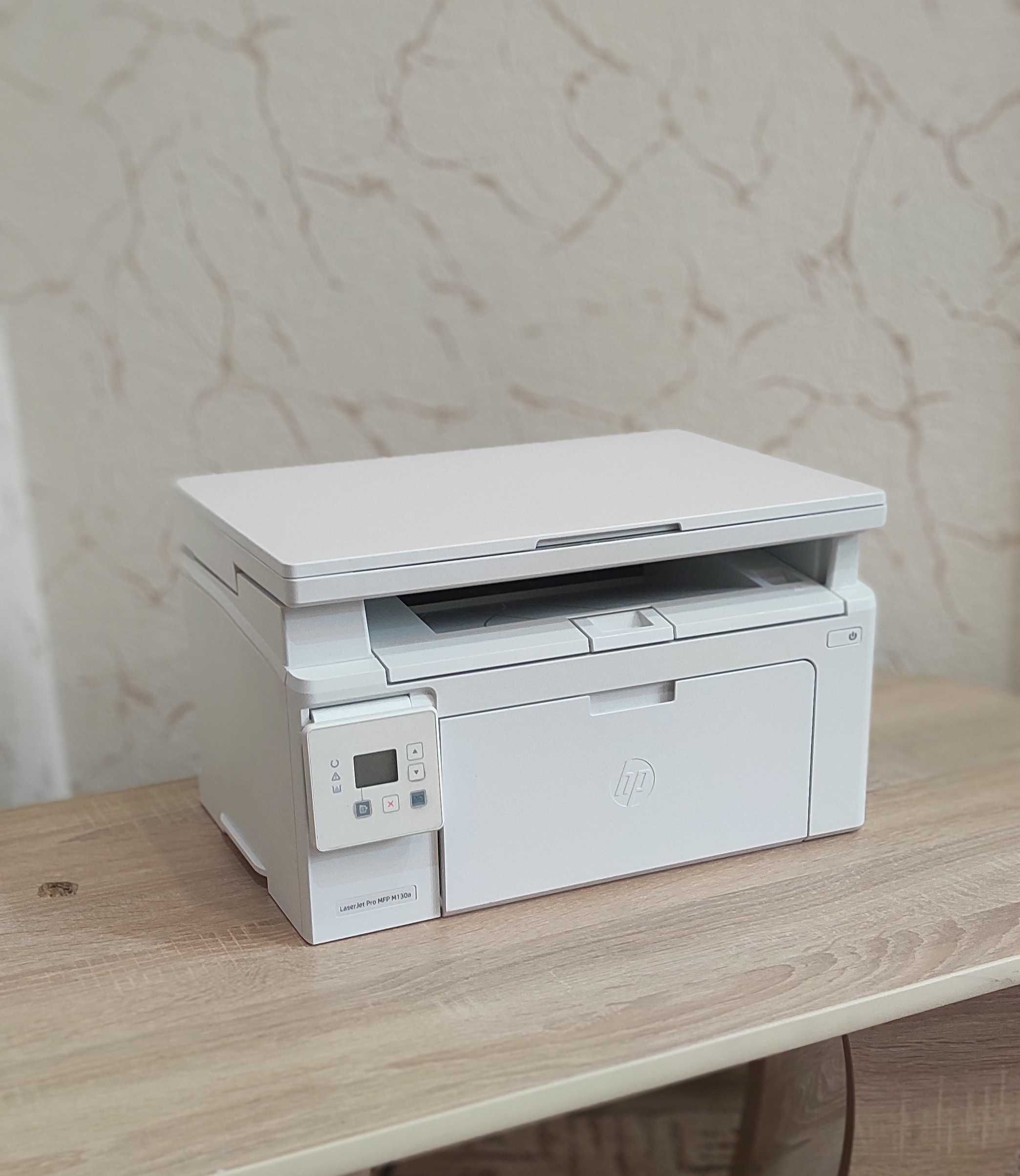 Лазерный МФУ HP LaserJet Pro M130a +USB и сетевой кабели принтер