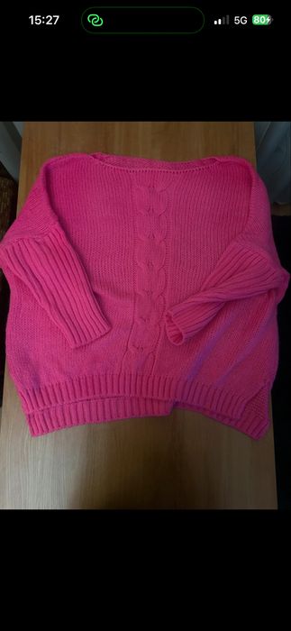 Rozowy sweter oversize