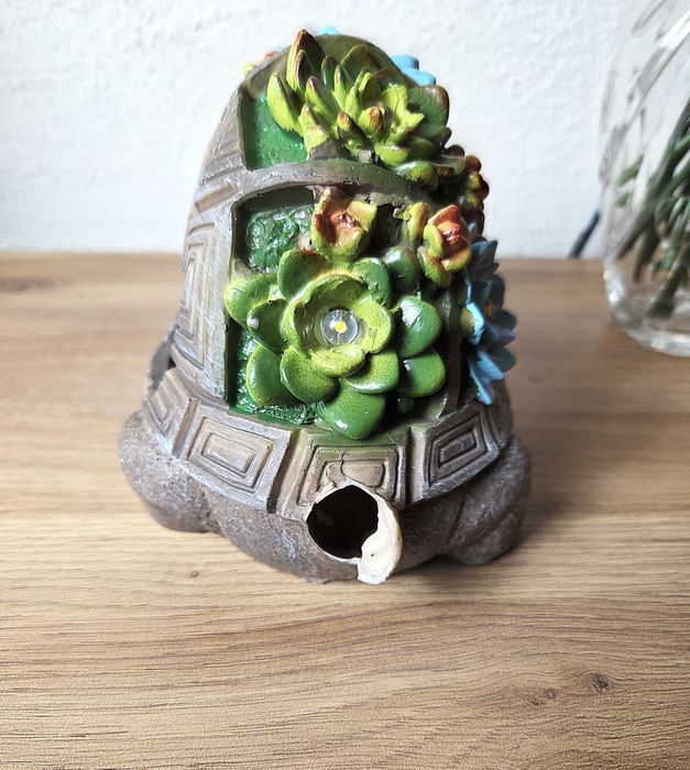 Figurka ogrodowa LED żółwik