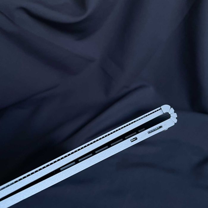 Сенсорний Ноутбук 2 в 1  Microsoft Surface Book 2 13.5" i5-8350U/8/256