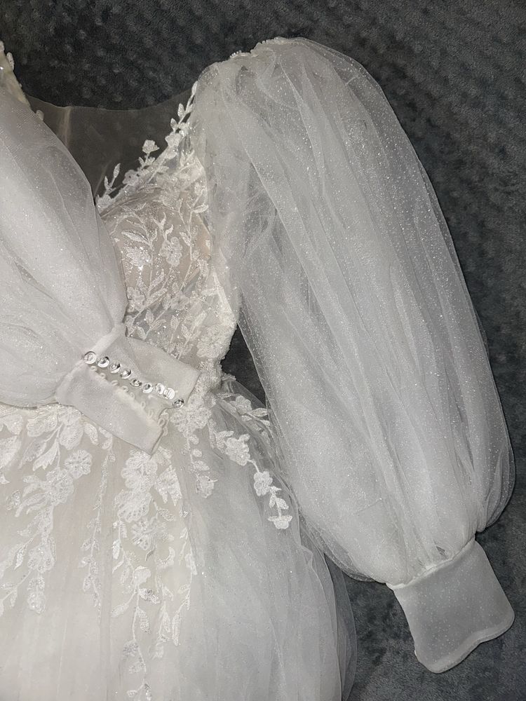 Весільна сукня айворі з вишивкою, S/M, як нова