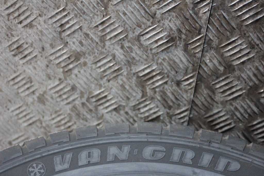 235/65/16C Semperit VAN-GRIP 235/65 R16C 16C
