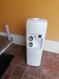 Dispensador, Máquina de água fresca e natural