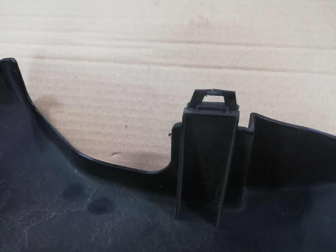 Maskownica osłona pasa przedniego grilla zamka Ford Focus mk2 lift