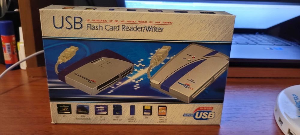 Картрідер USB Flash 19 in 1 ретро.