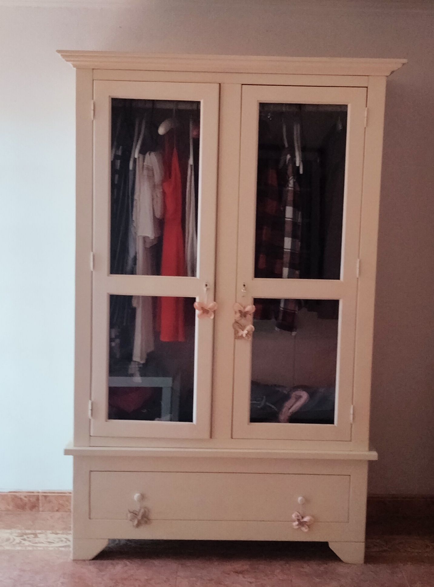 Vendo roupeiro maciço branco