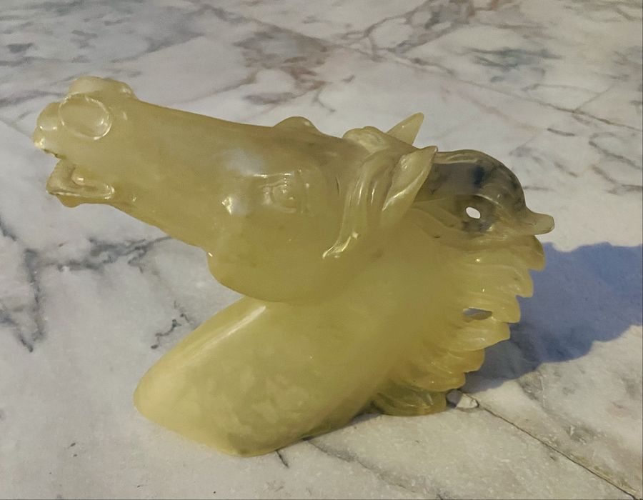 Cabeça de Cavalo Esculpida em Alabastro