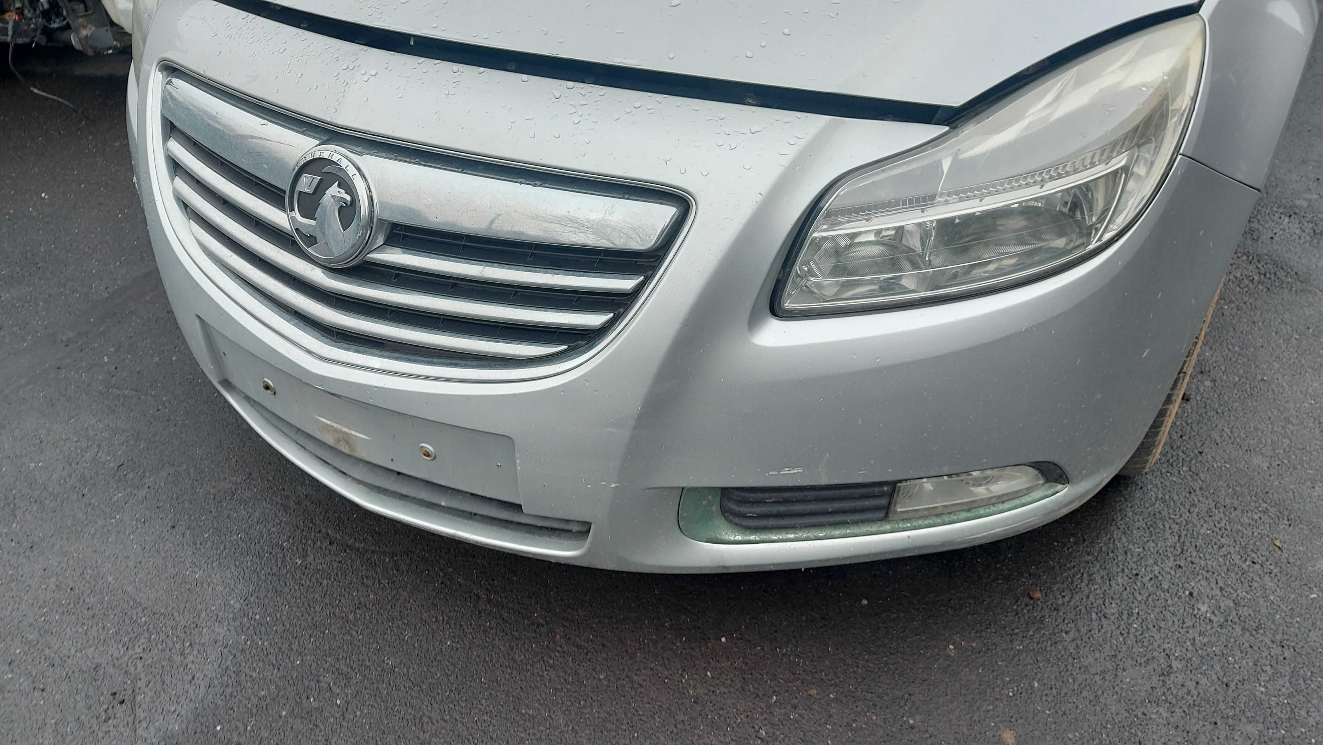 Opel Insignia 2010 Z176 zderzak przedni srebrny FV części