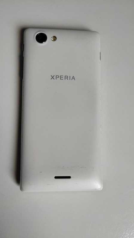 Sony Xperia st26i