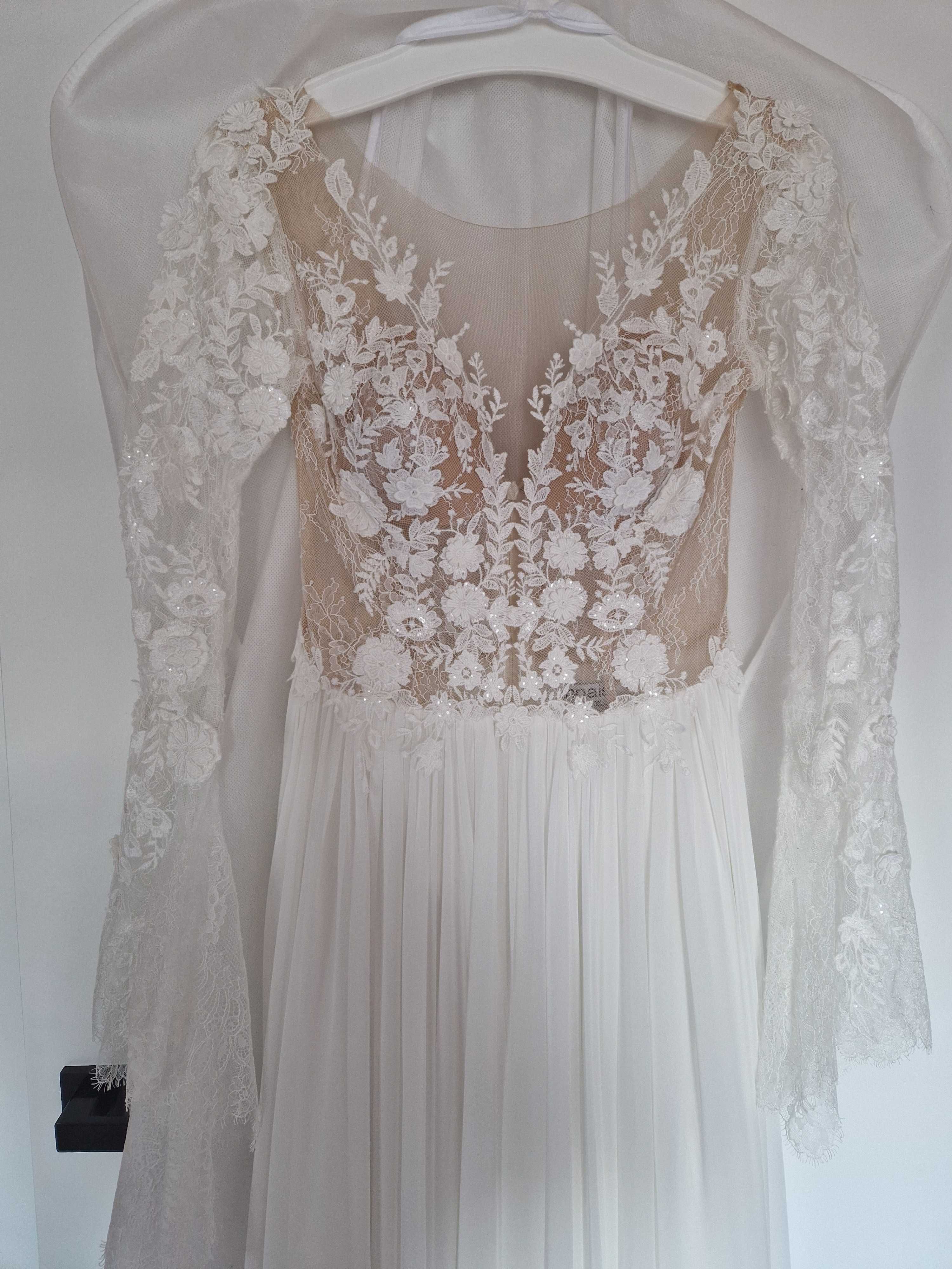 Suknia ślubna Villa Annais Bridal + welon