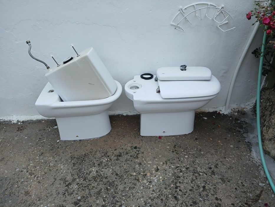 Sanita com autoclismo e bidé Roca