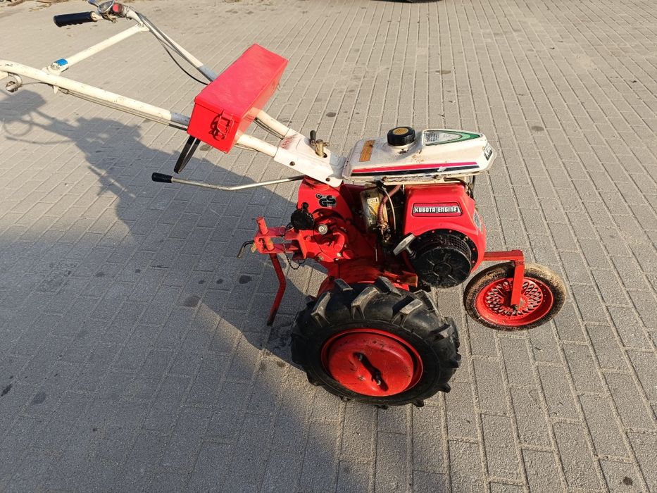 Dzik traktorek jednoosiowy Kubota