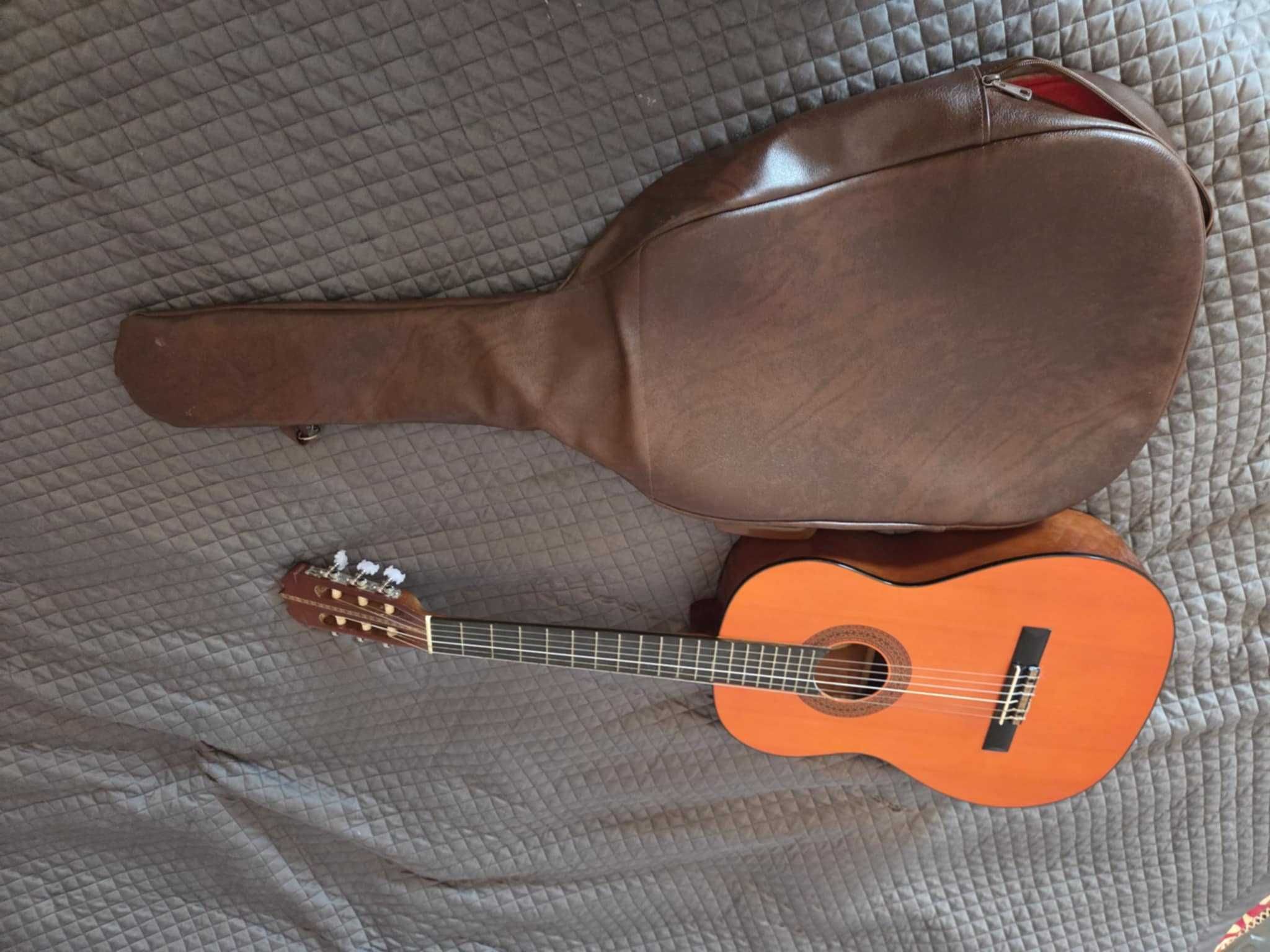 Gitara klasyczna Renata + pokrowiec – dobry stan