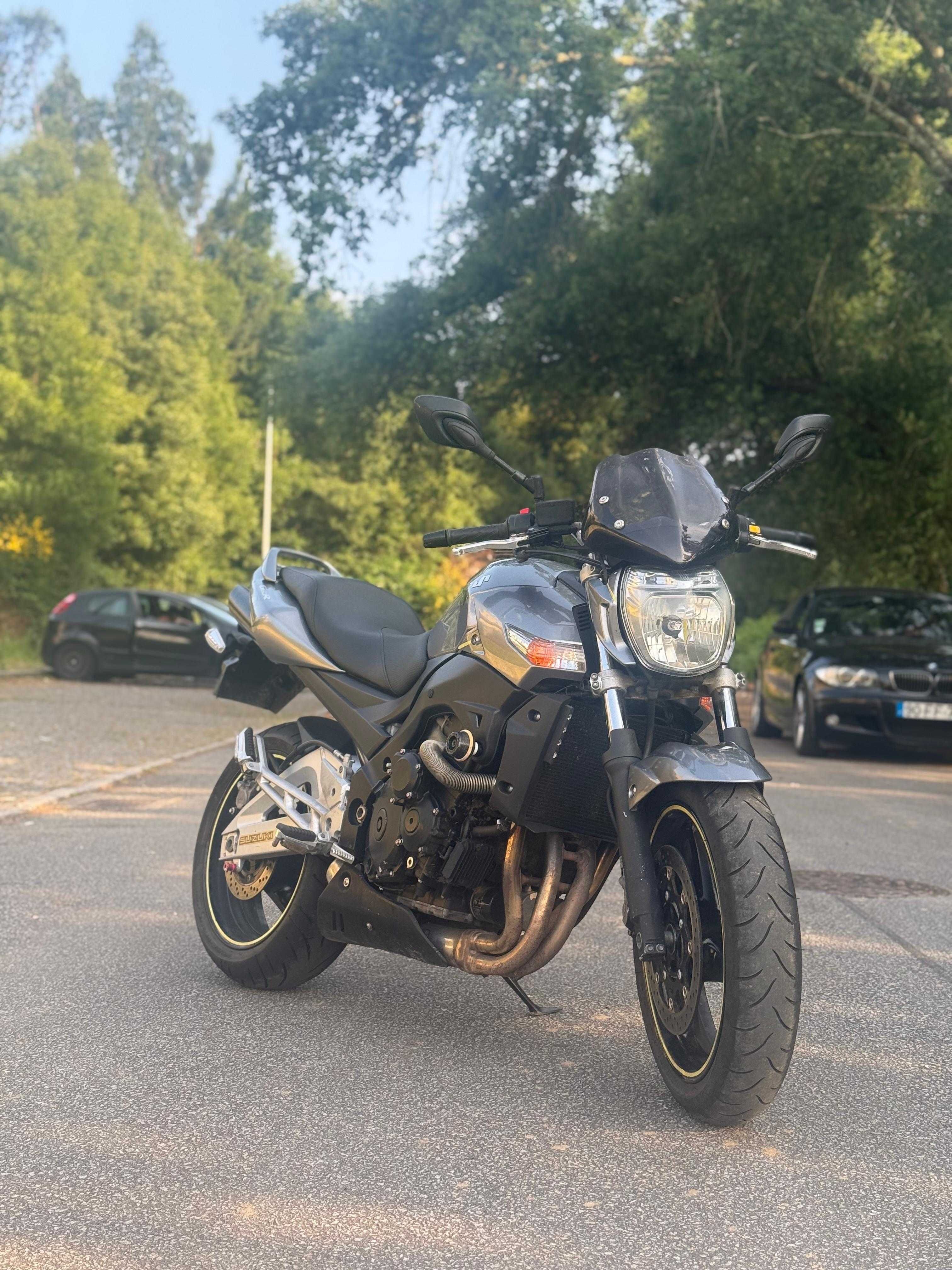 Súzuki gsr 600 como nova
