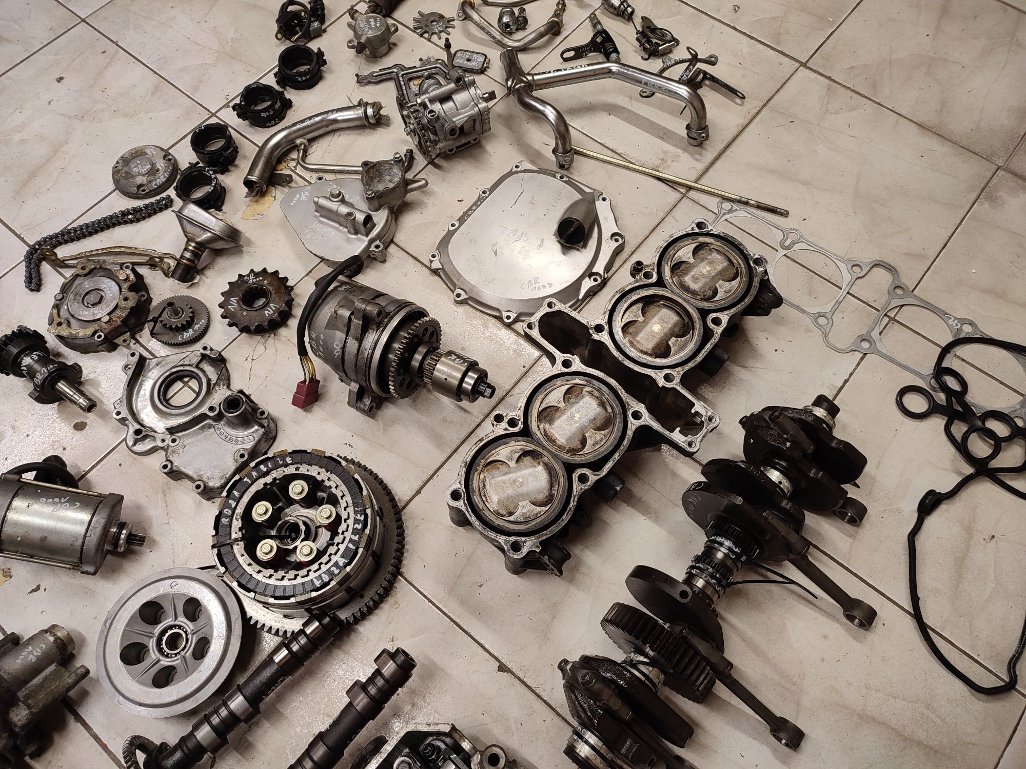 Honda CBR 1000 F SC21 sc24 sc09 silnik części cylinder głowica kapa