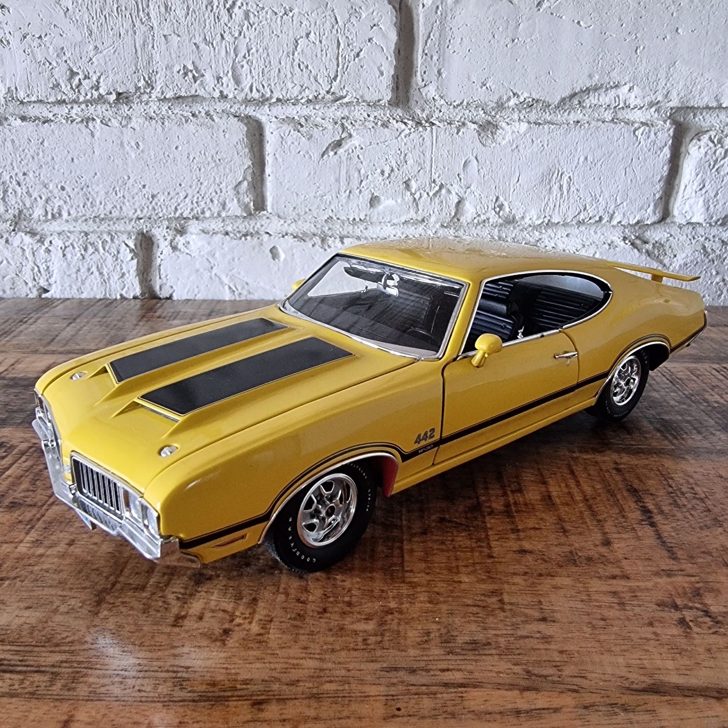 Oldsmobile 4-4-2 70 ACME 1:18