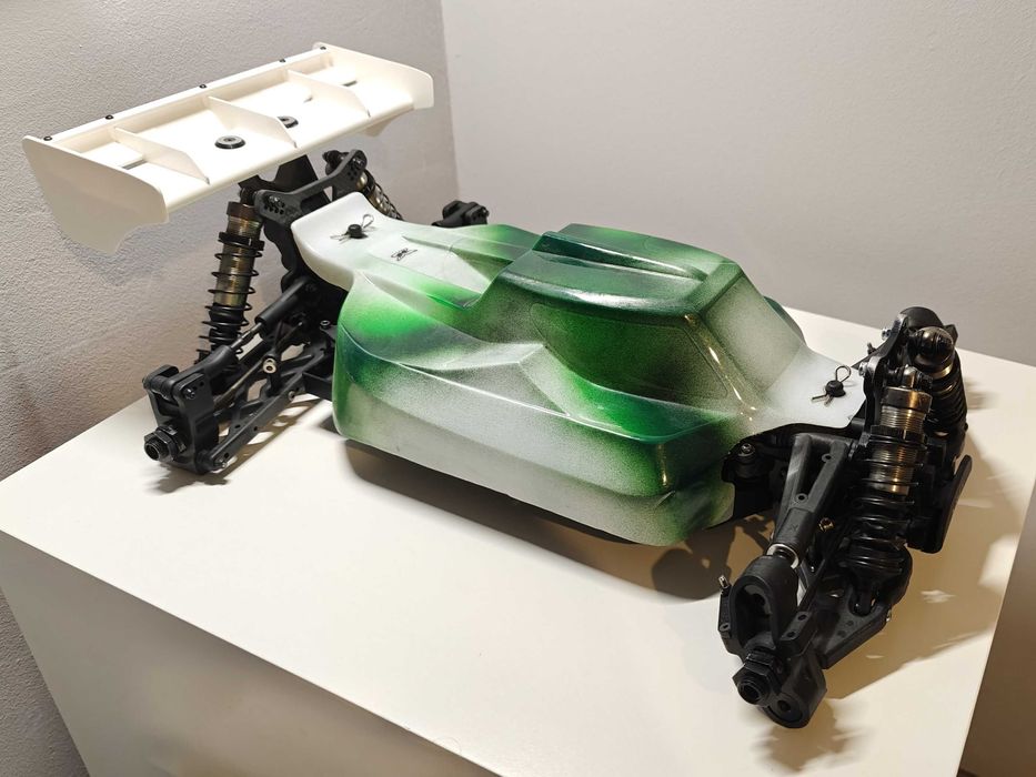 Xray XB8E 2023 – Podwozie 1/8 Buggy super stan!