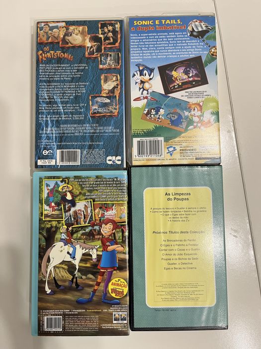 4/ cassetes VHS varios