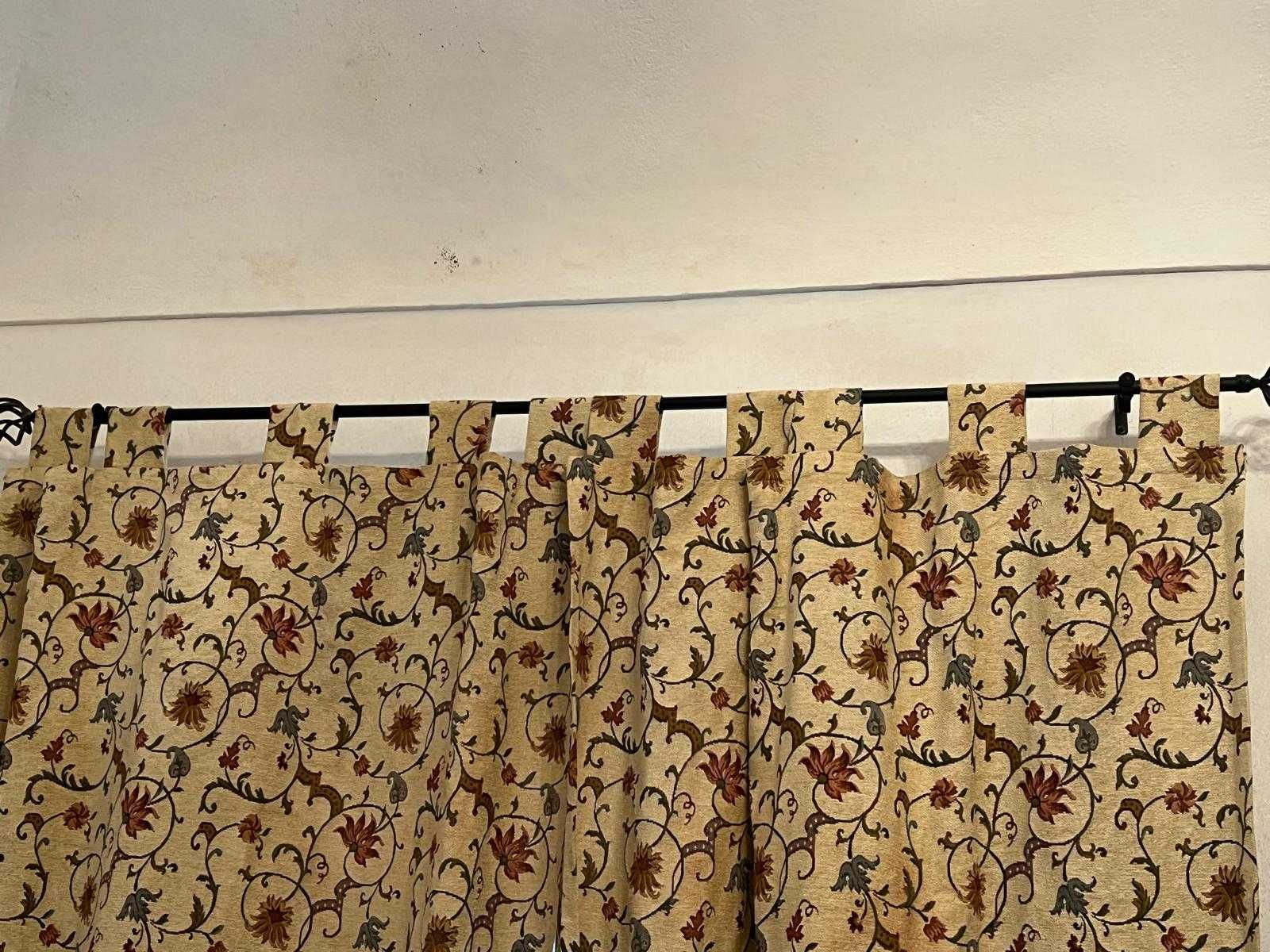 Cortinados Gato Preto