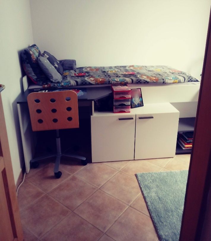 Łóżko młodzieżowe