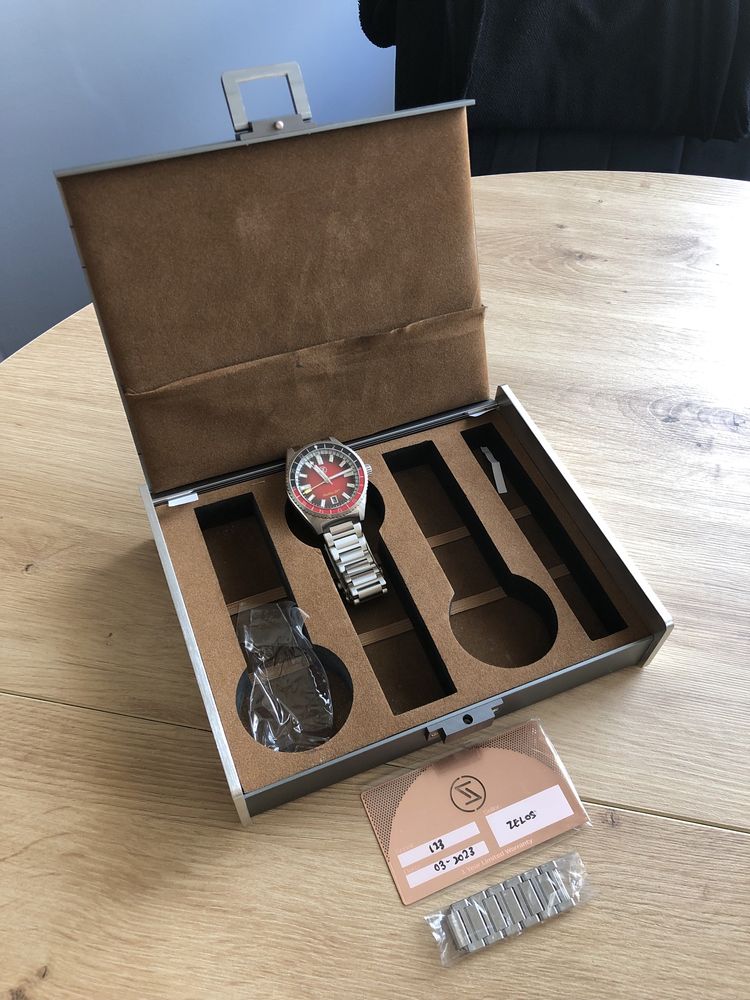 Zelos BlackTip GMT Crimson Red