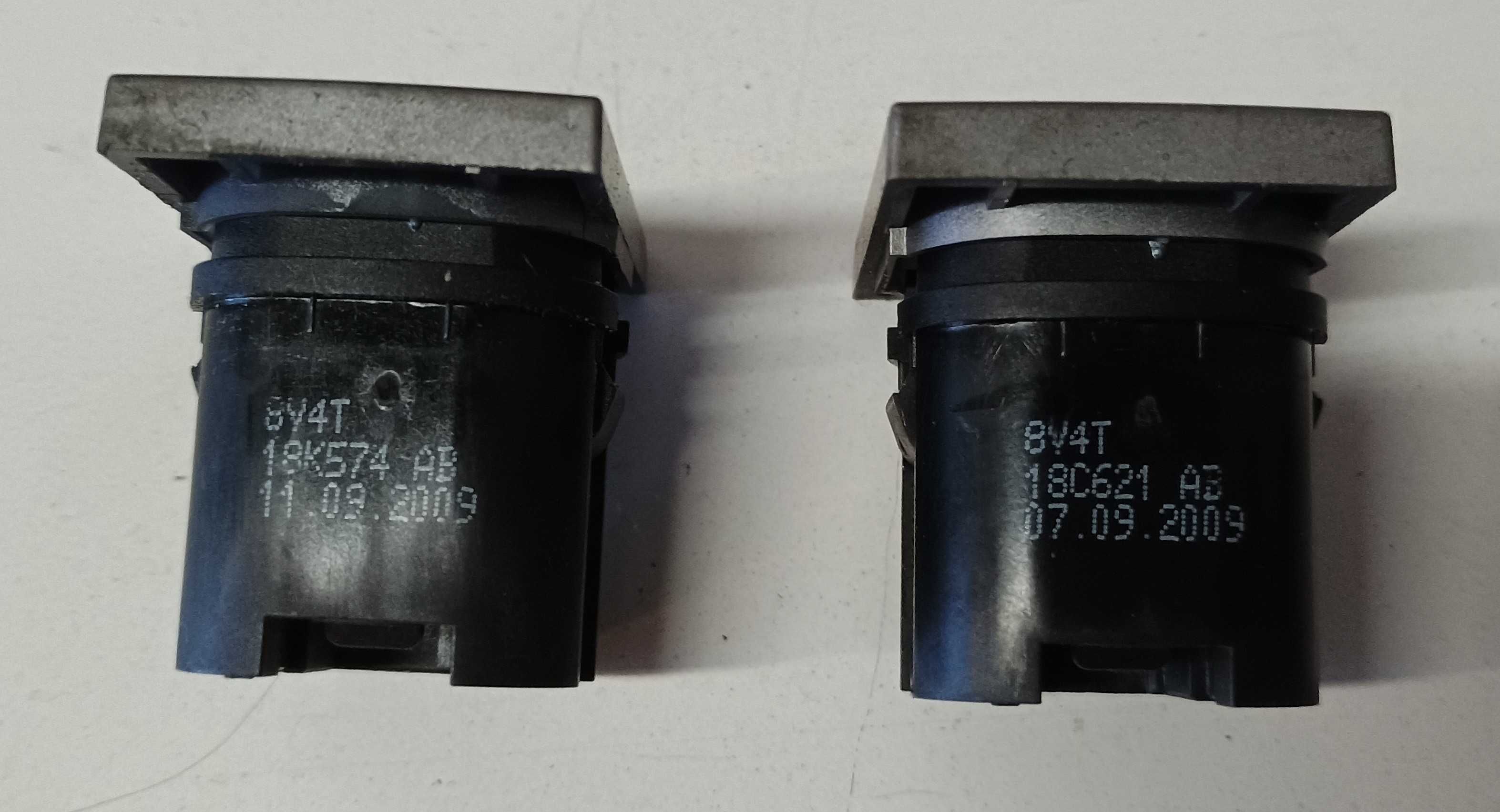 Przełącznik ogrzewania szyby przedniej FORD Focus MK2 Kuga MK1