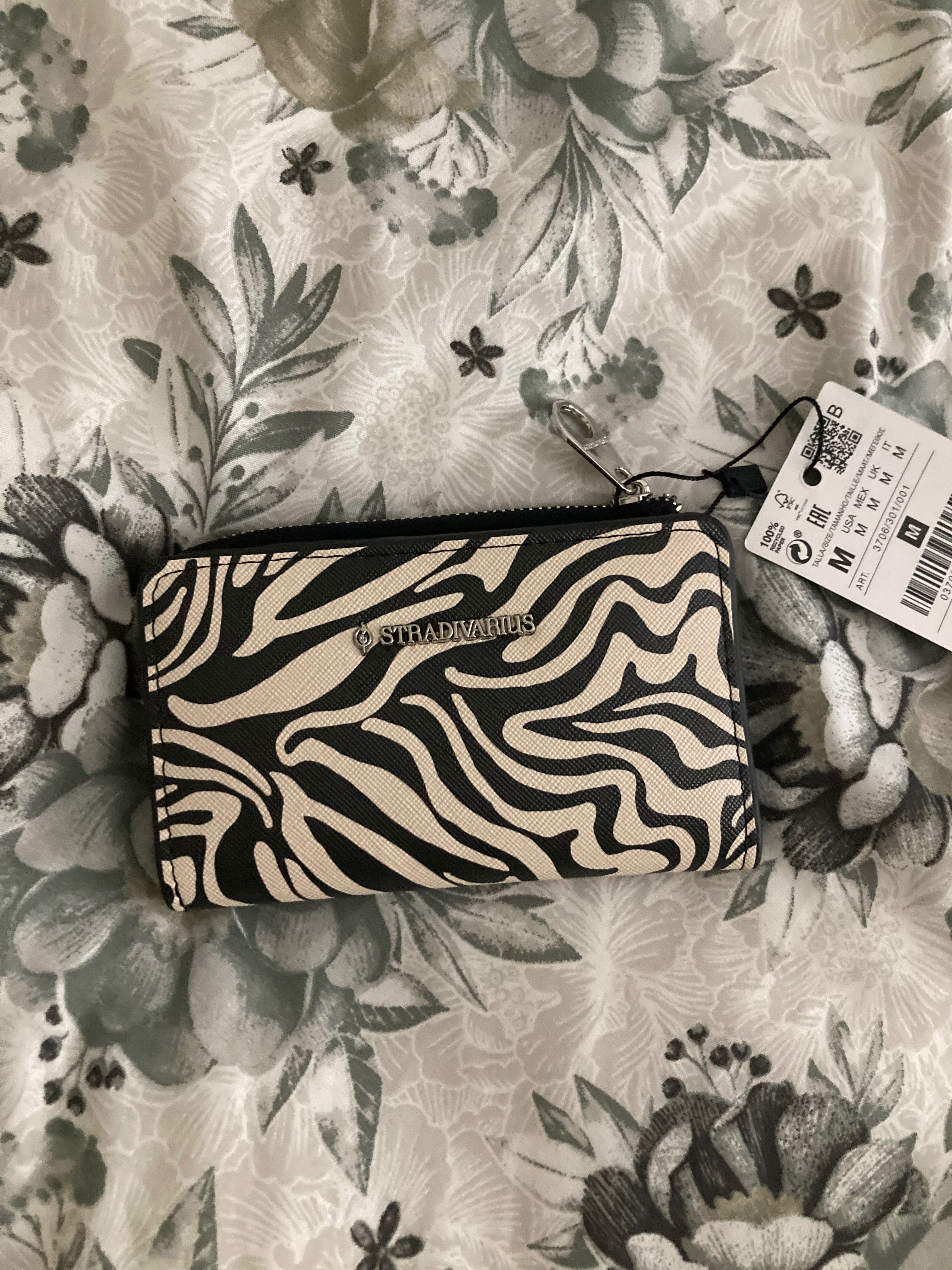 Carteira zebra Stradivarius