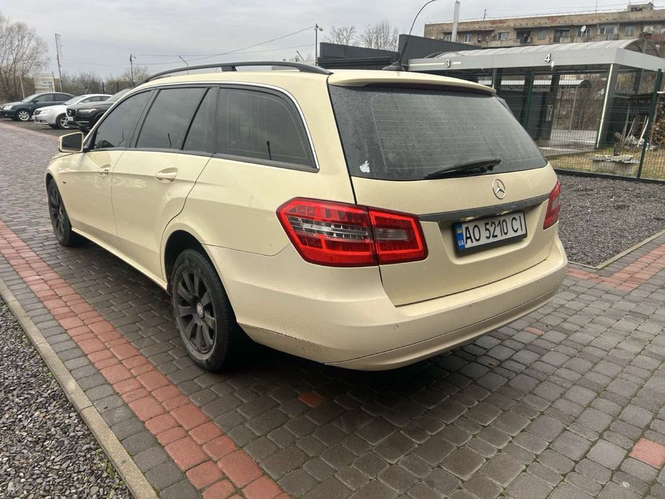 Продам мерседес Е220