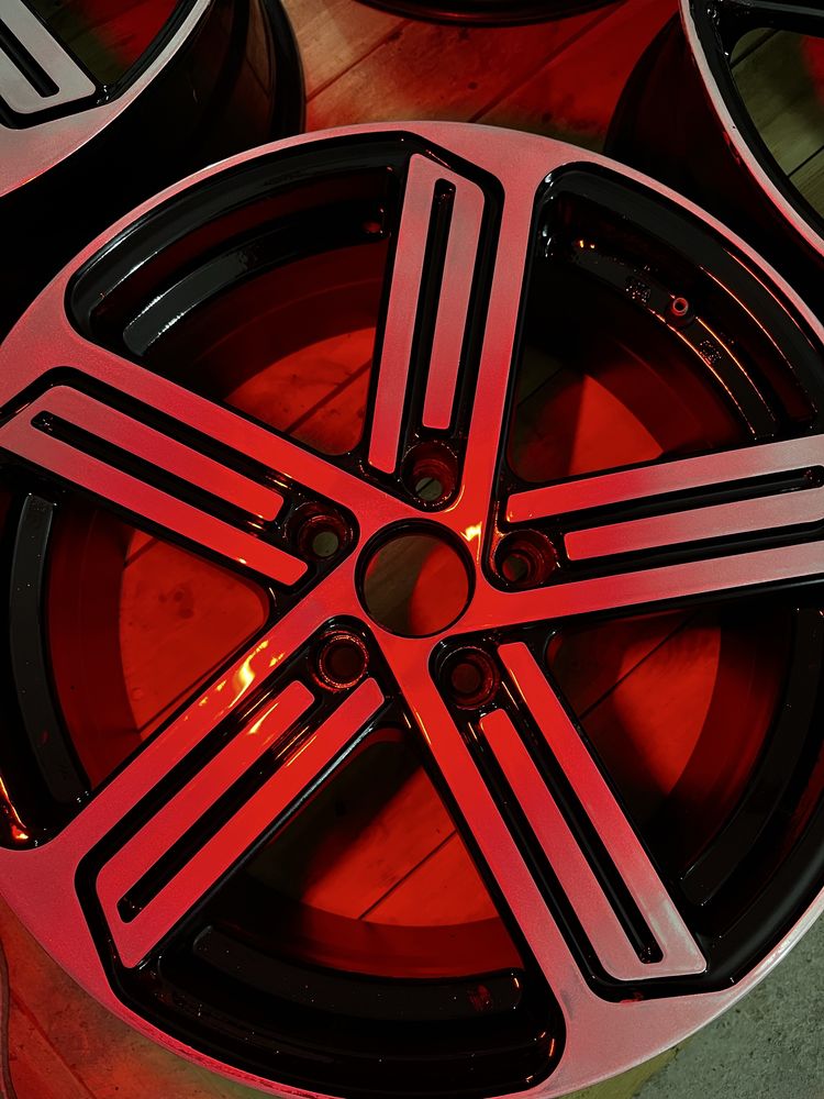 Felgi Aluminiowe komplet 5x112 17” 7,5” Golf R