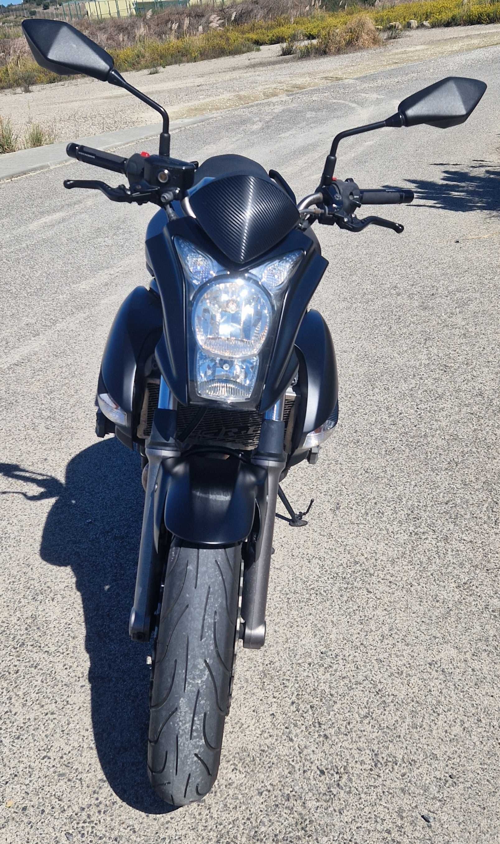 Moto Kawasaki ER6N