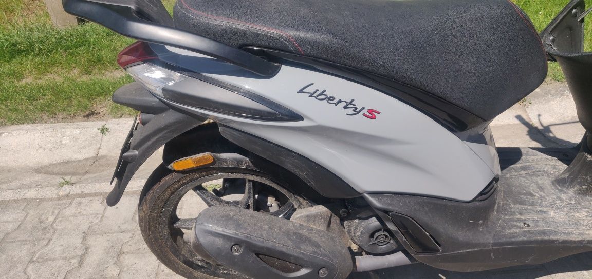 Skuter Piaggio Liberty S 50 2023  przeb. 500km silnik dokumenty części