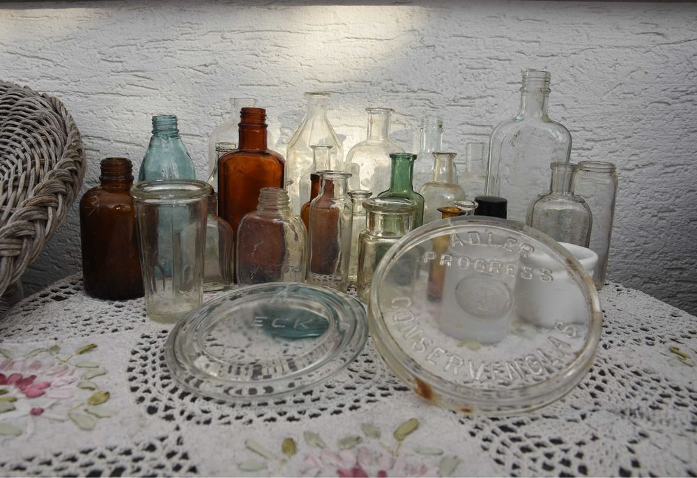 Sprzedam stare przedwojnne butelki buteleczki