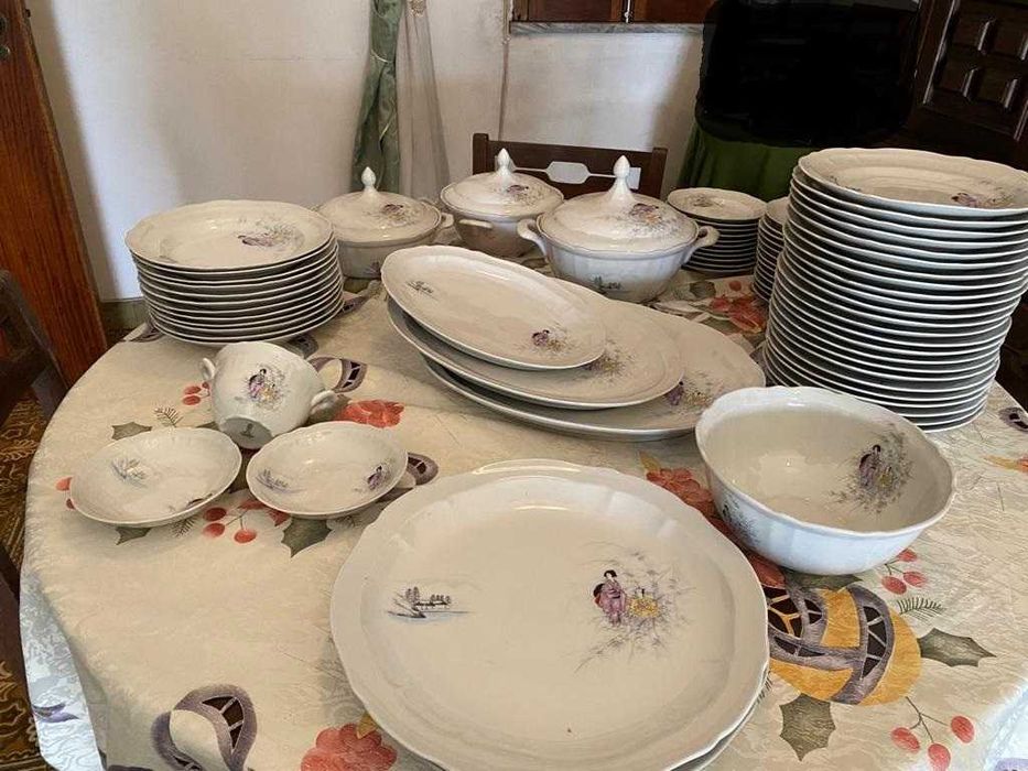 Serviço louça em porcelana.