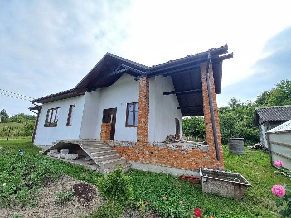 Новий Будинок в Станилі Біля Трускавця