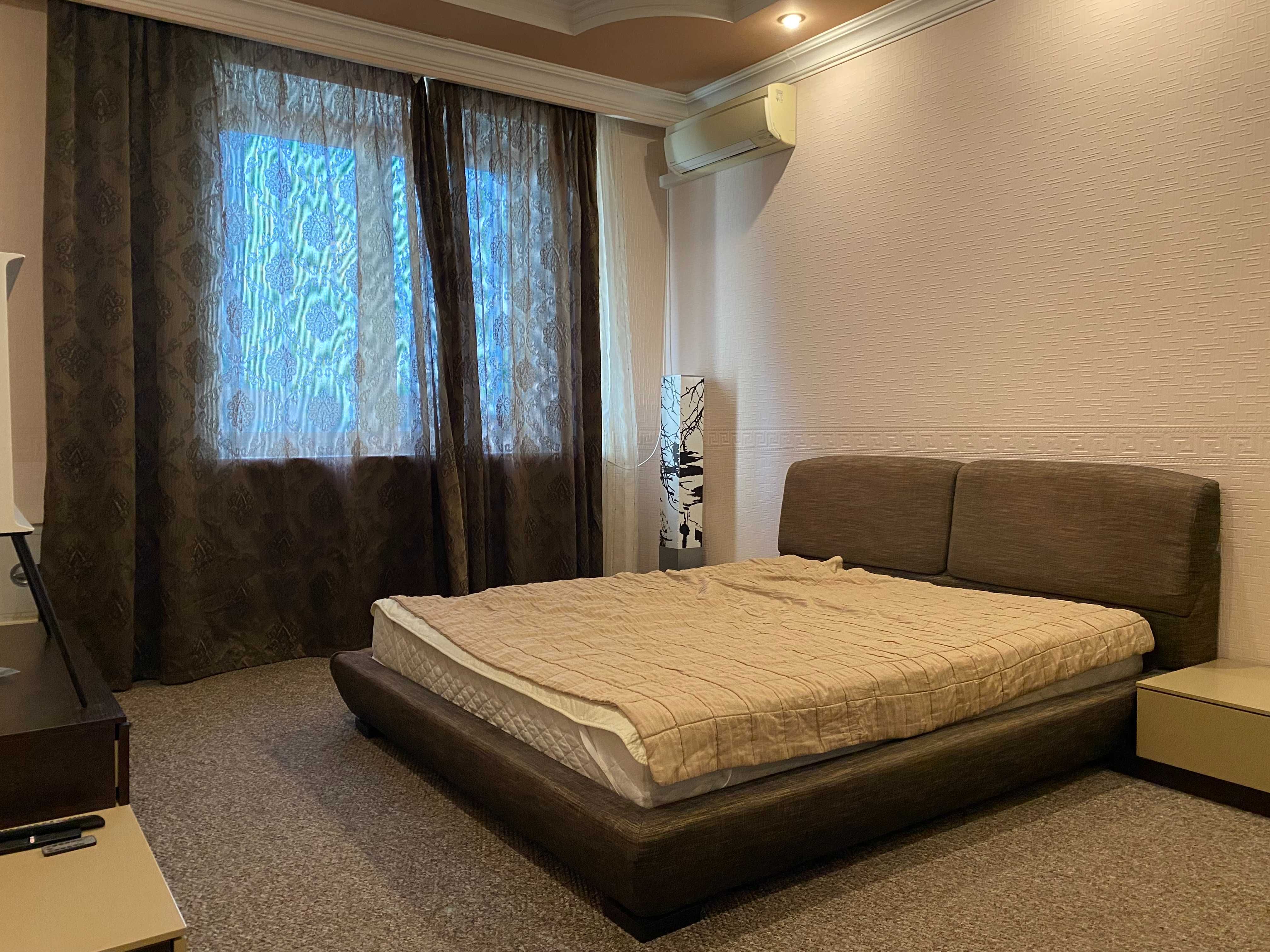 2-кімн. Вишгородська 45/2,  пл.87 м.кв. 9/9 пов.+2 тех. пов., ремонт