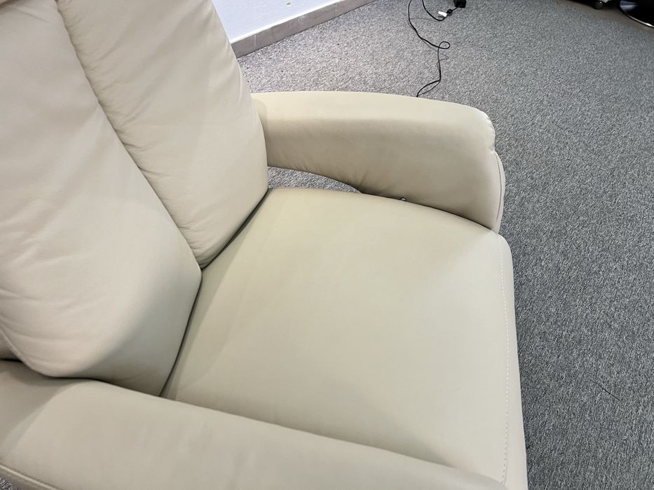 Крісло багато фукнціональне реклайнер електро привід шкіряне релакс