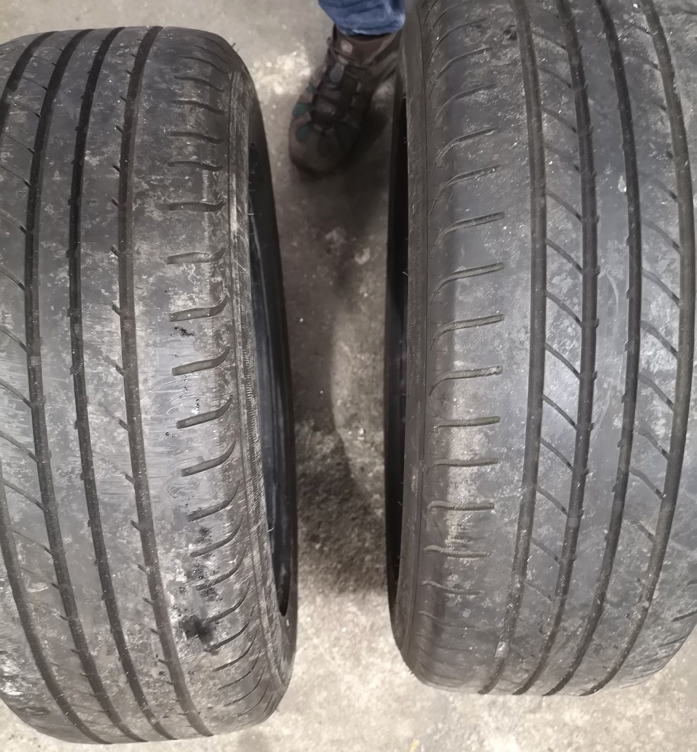 2 Pneus Goodyear Efficient Grip Runflat 205 / 60 r 16