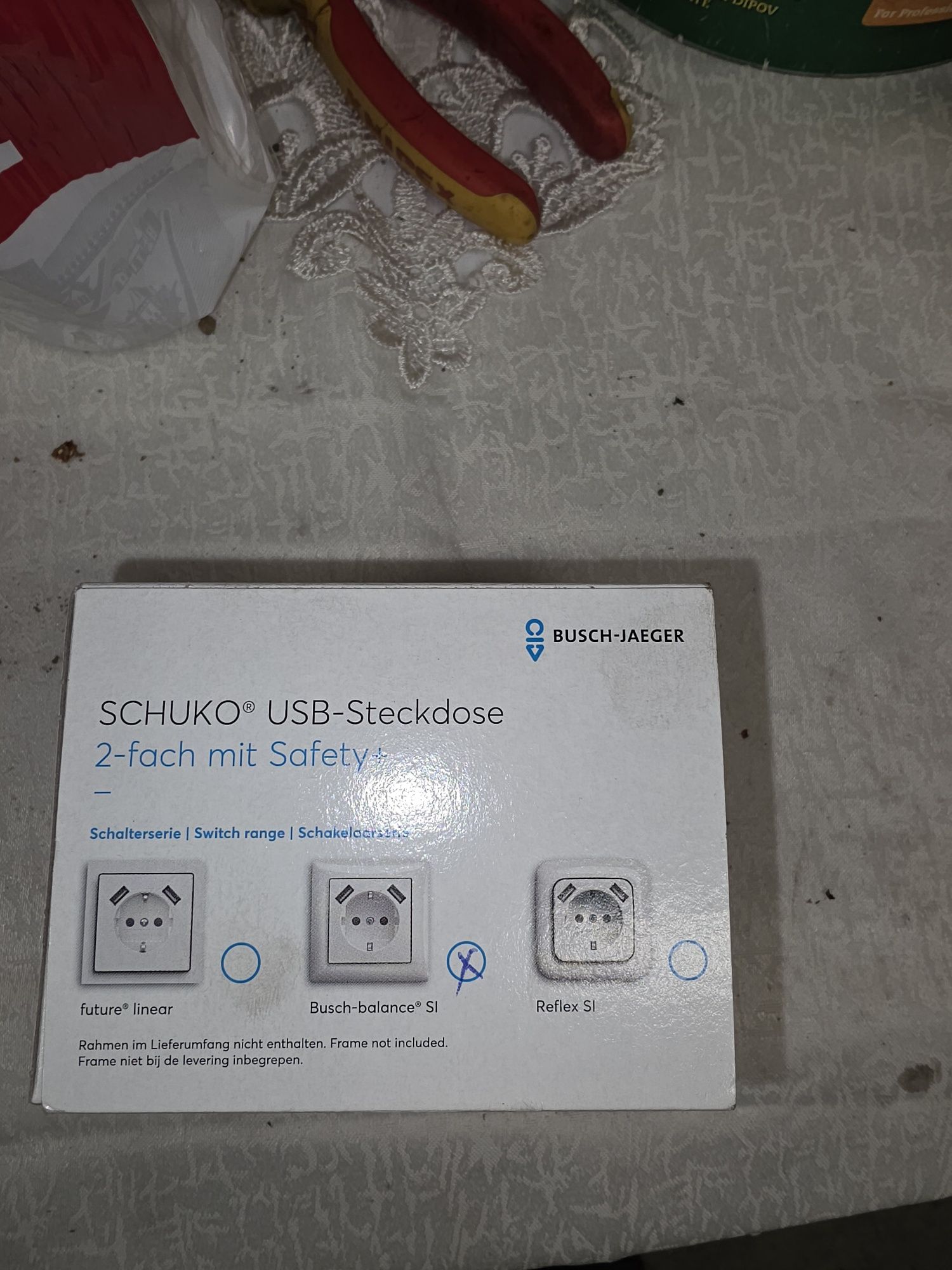 Gniazdo BUSCH-JAEGER z podwójnym portem usb