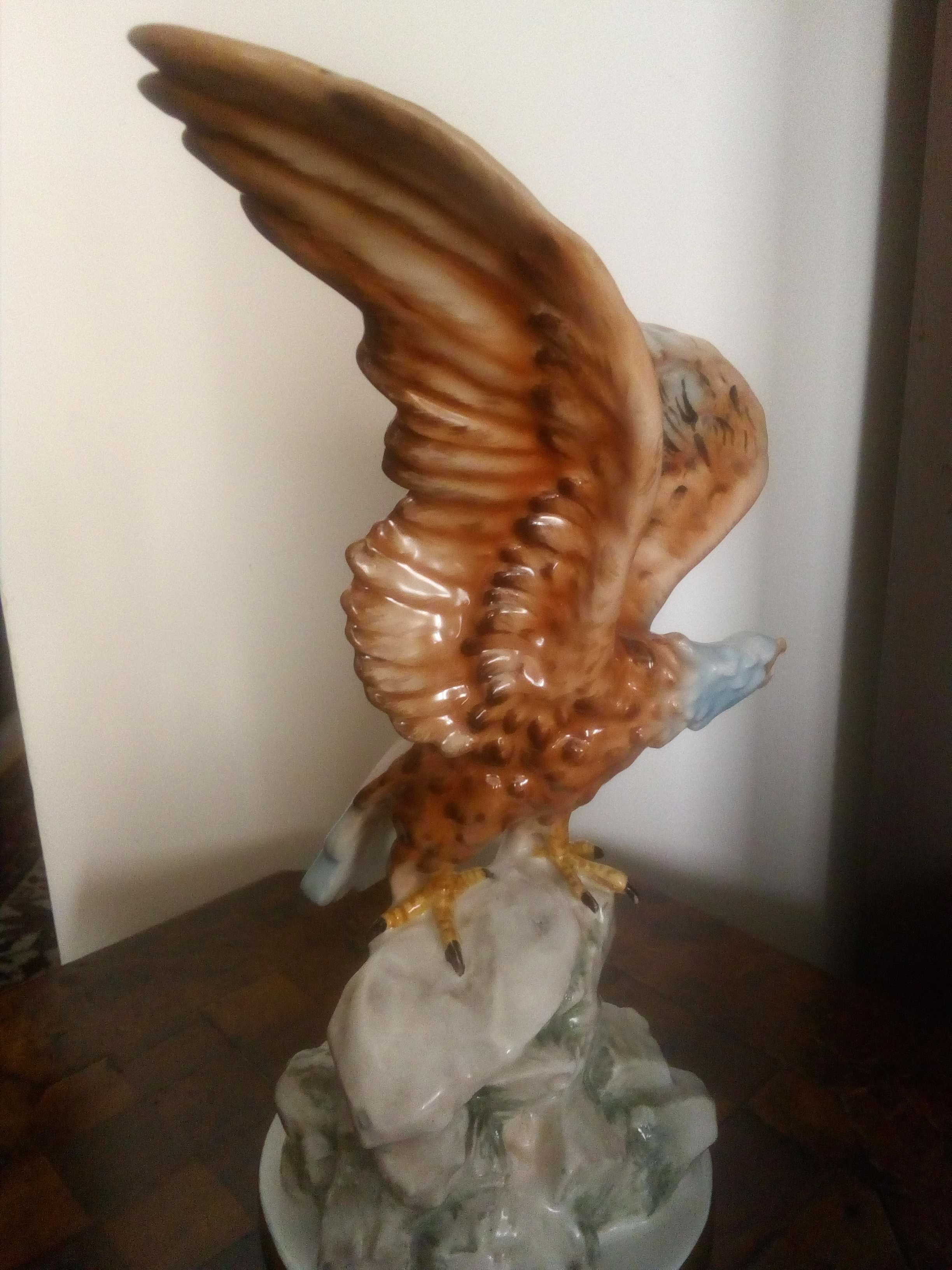 Escultura águia americana Vista Alegre