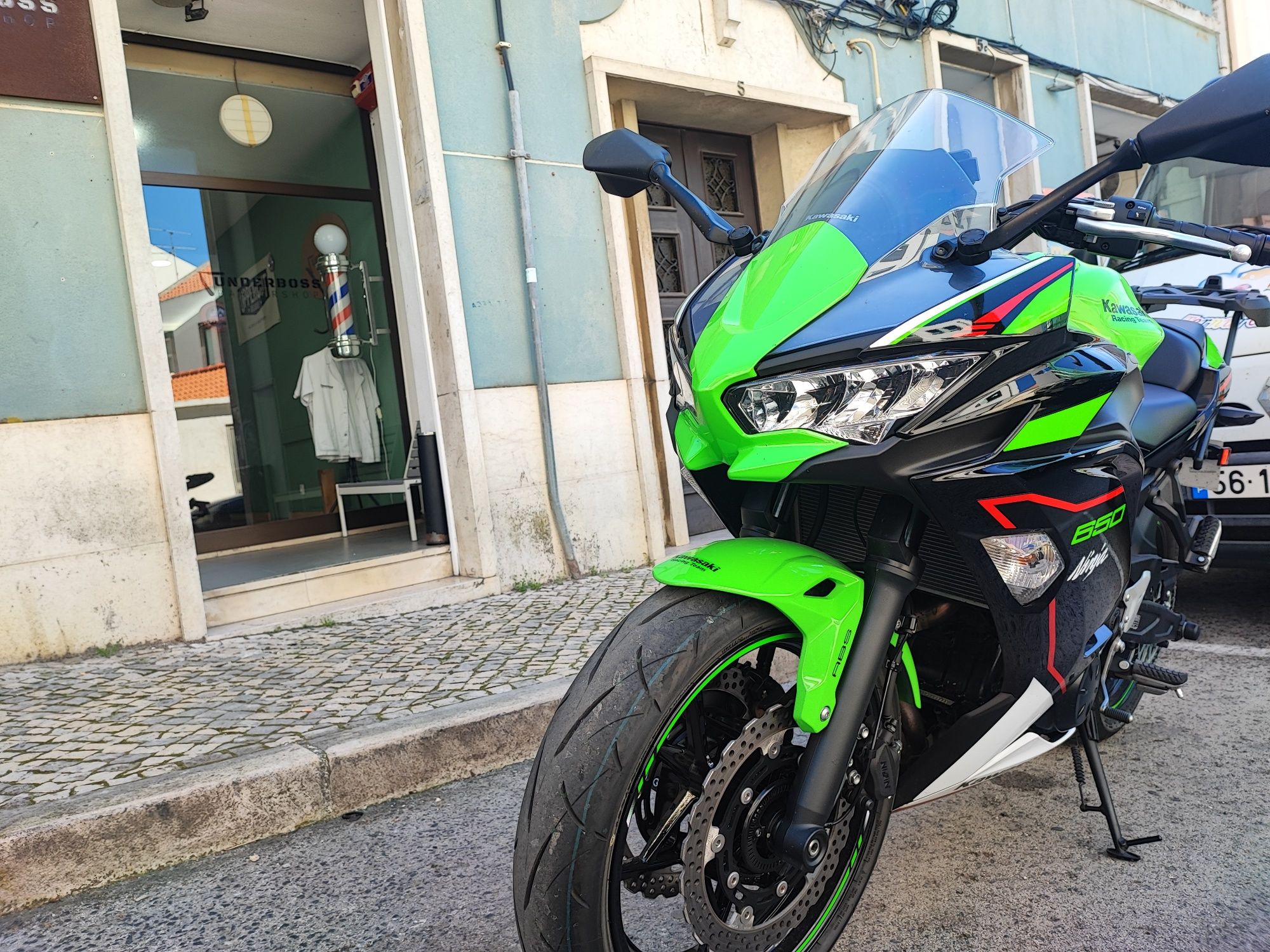 Kawasaki Ninja 650 modelo KRT