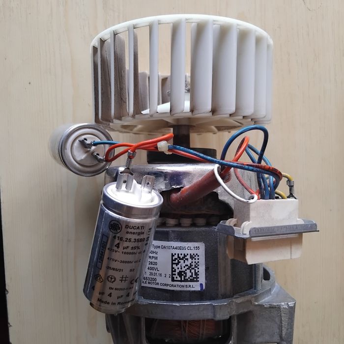 Двигун Nidec сушильної машини electrolux