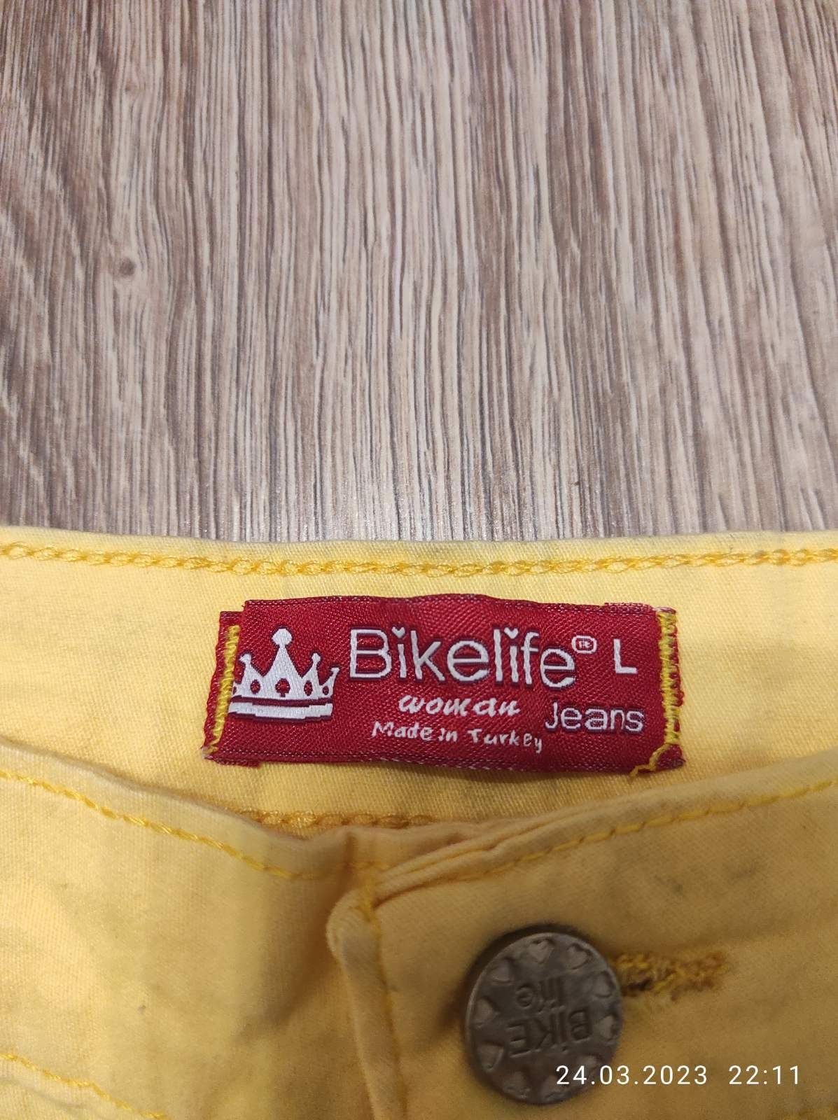 Продаються недорого якісні речі на дівчинку(деталі на фото та опис)