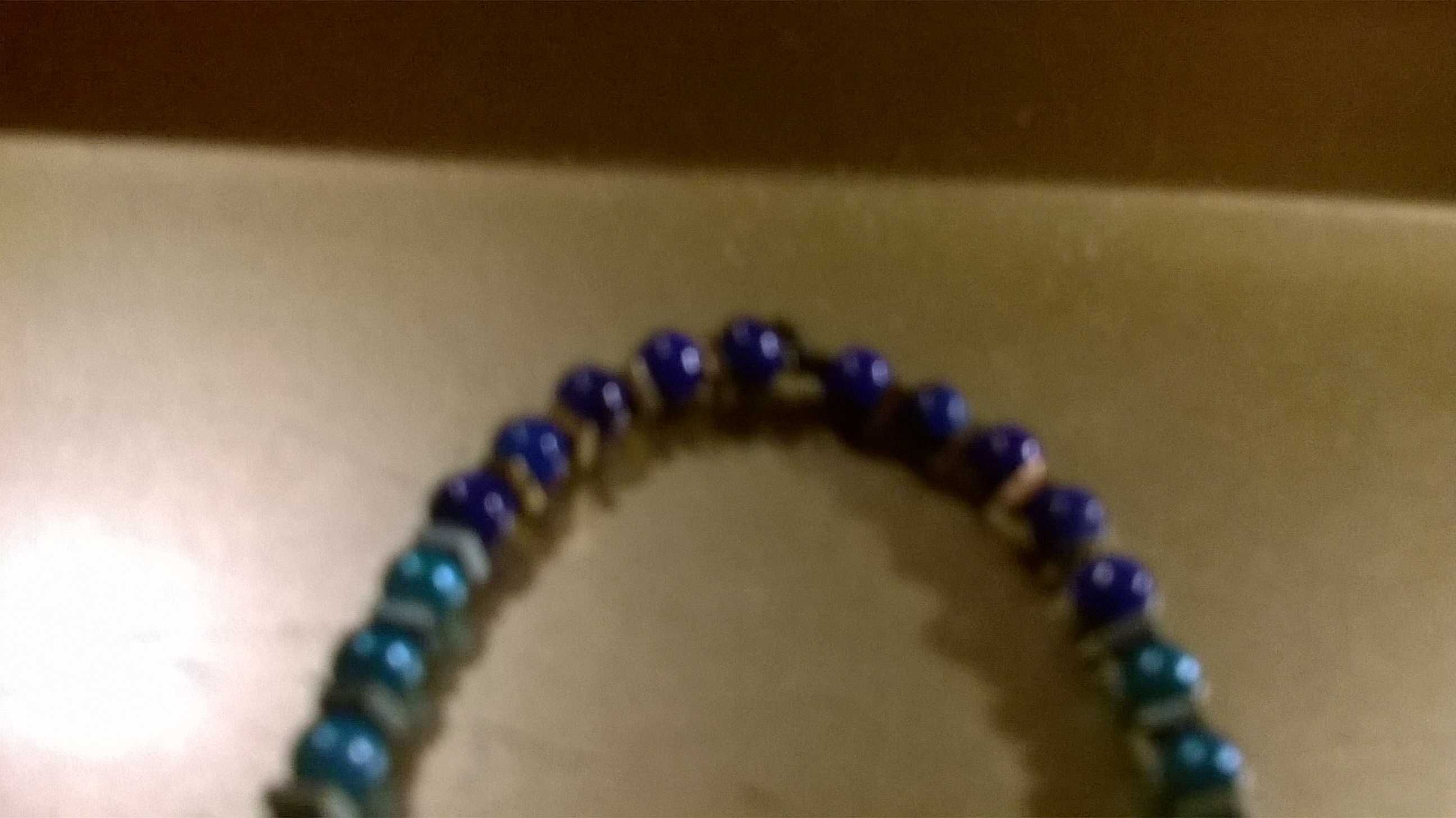 Niebieska bransoletka z hematytem