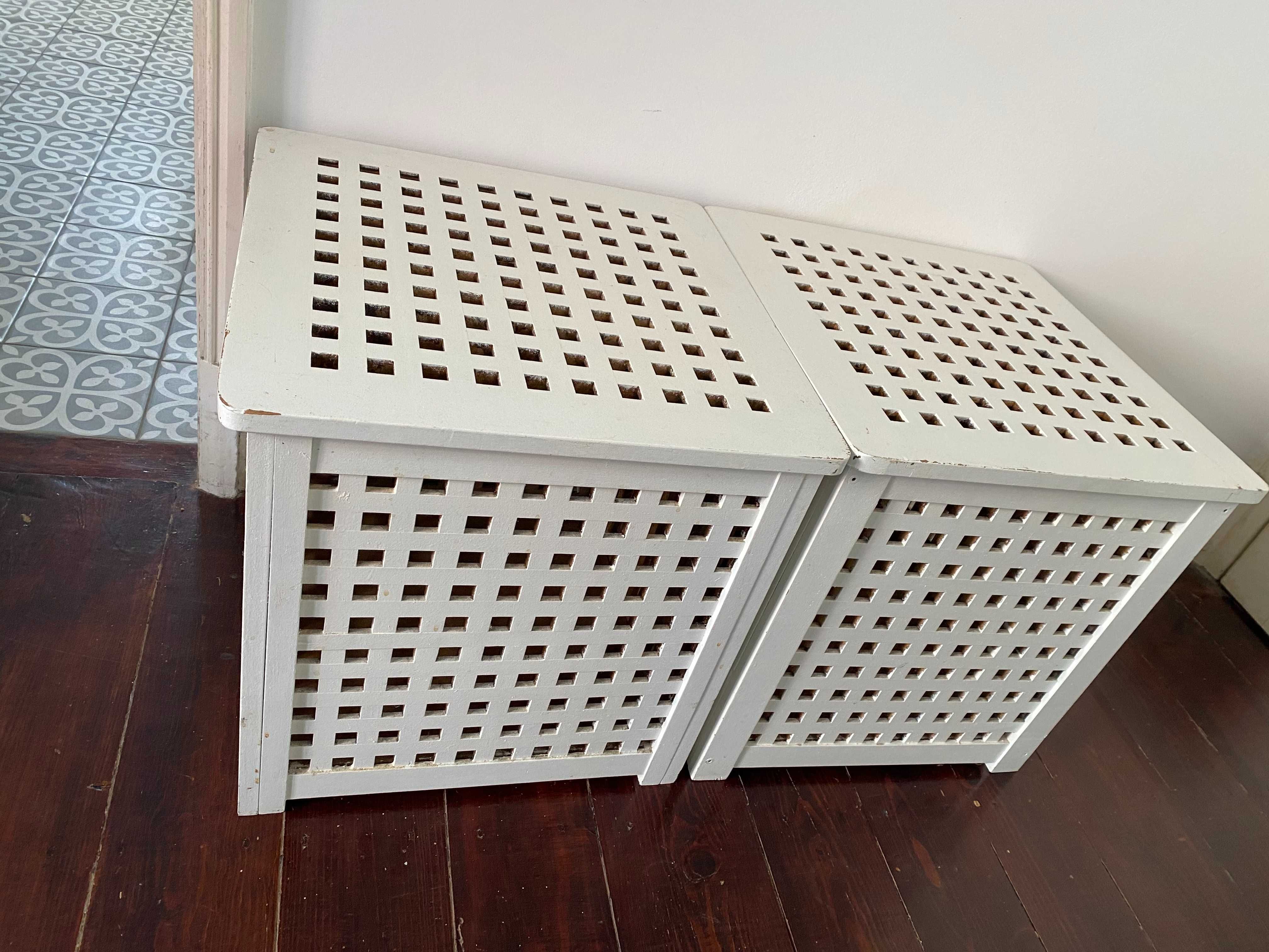 2 bancos pintados de branco 50x50cm