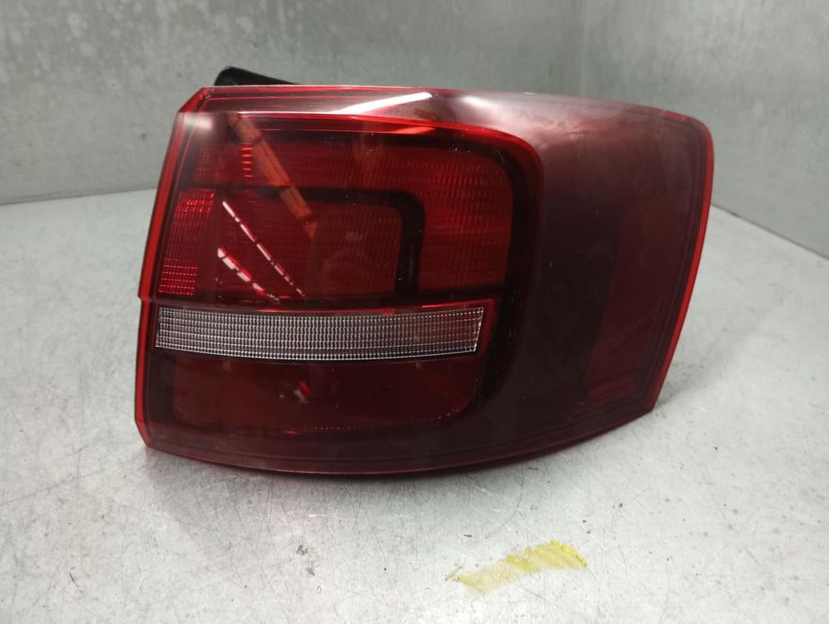 Farolim direito VOLKSWAGEN Jetta IV (162, 163)