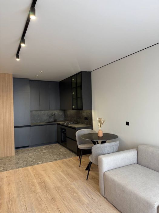 ЦЕНТРАЛЬНИЙ ПАРК! Стильна євро-2 кімнатна квартира з газом!